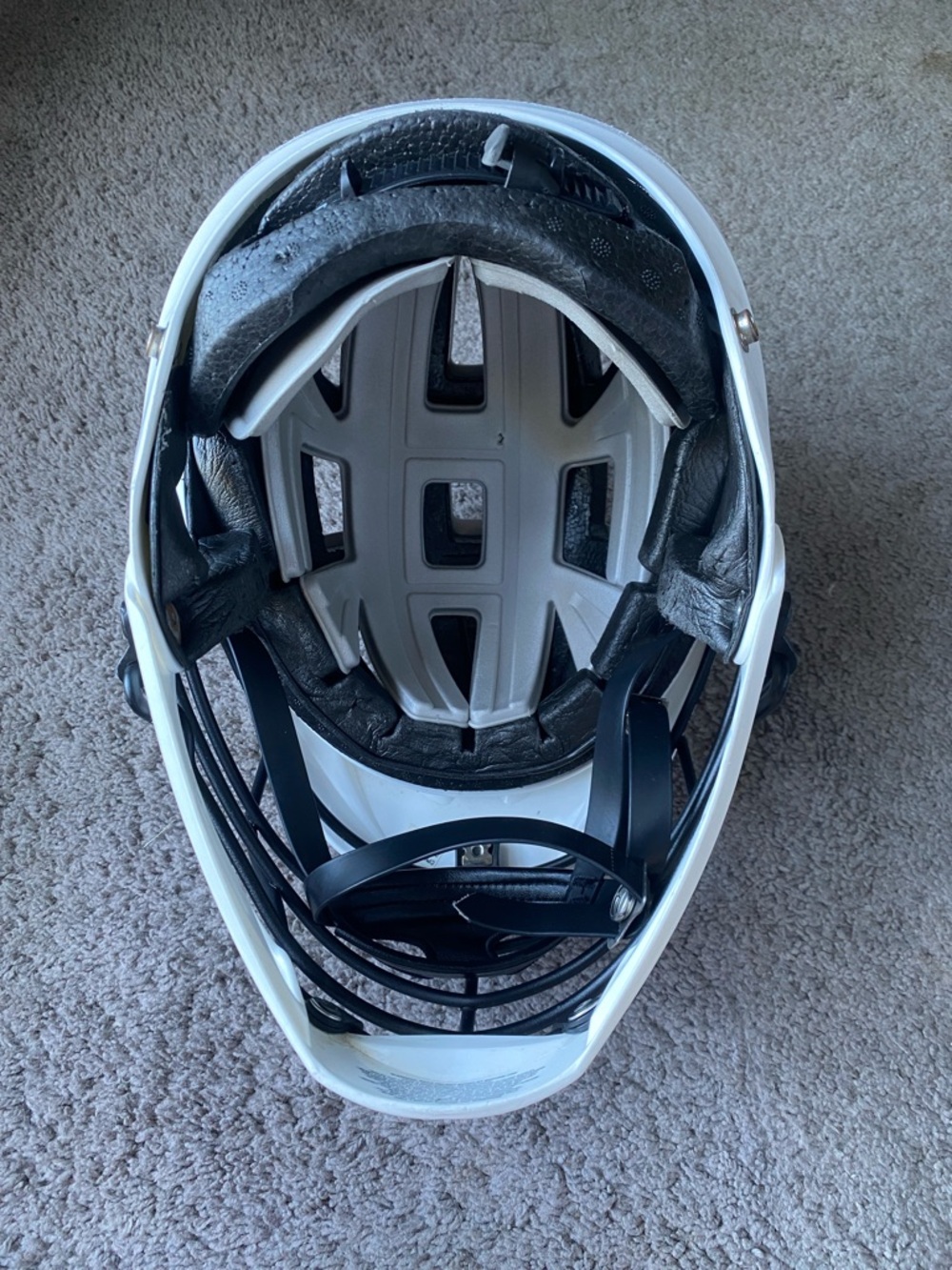 Cascade CPV-R Lacrosse Helmet in White with black mask - Picture 11 of 13